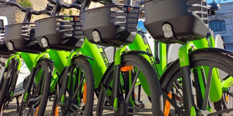 Tarquinia (VT) punta sulla mobilità sostenibile: arriva il nuovo servizio di bike sharing
