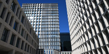 Eur, le Torri tornano a splendere dopo la riqualificazione: inaugurazione con Gualtieri