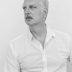 Antonio Scurati torna a far riflettere con un nuovo titolo il libreria