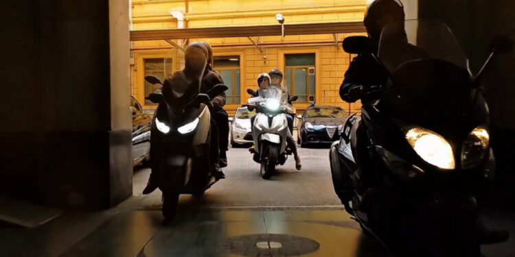 Quarticciolo-TorBella: poliziotto si finge cliente all’edicola dello spaccio: 6 arresti