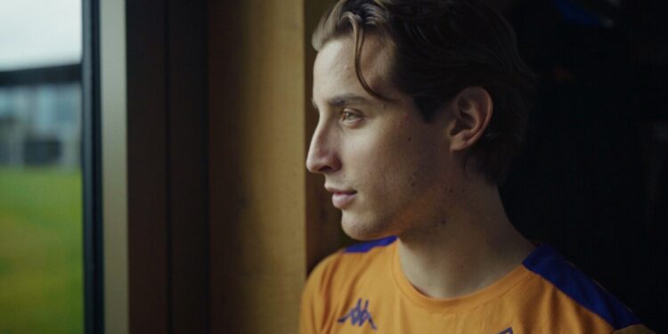Edoardo Bove si racconta nel film “In un battito” di Giovanni Troilo